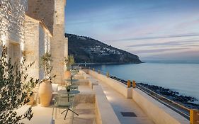 Yerma Suites Limeni